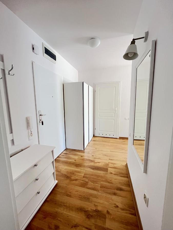 Apartament Z Garazem I Ogrodem 科沃布热格 外观 照片