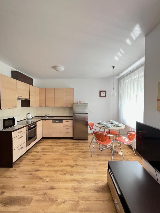 Apartament Z Garazem I Ogrodem 科沃布热格 外观 照片