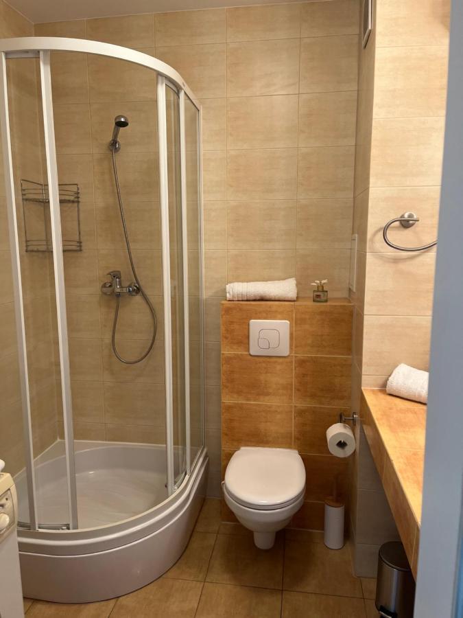 Apartament Z Garazem I Ogrodem 科沃布热格 外观 照片
