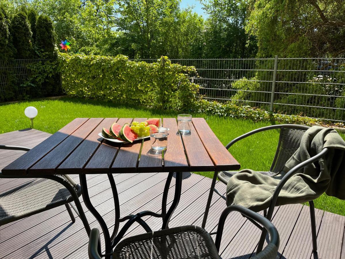 Apartament Z Garazem I Ogrodem 科沃布热格 外观 照片