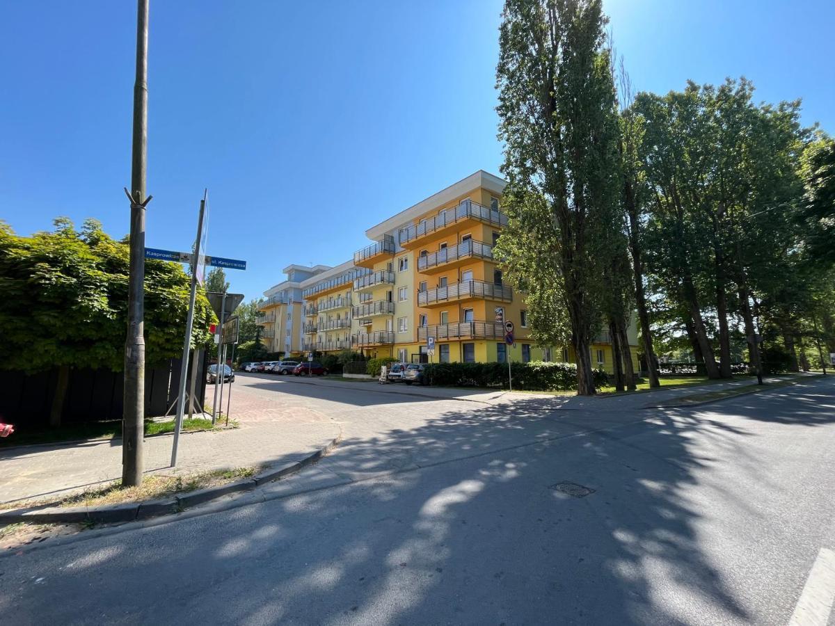 Apartament Z Garazem I Ogrodem 科沃布热格 外观 照片
